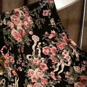 womens top Black Floral Sleeveless